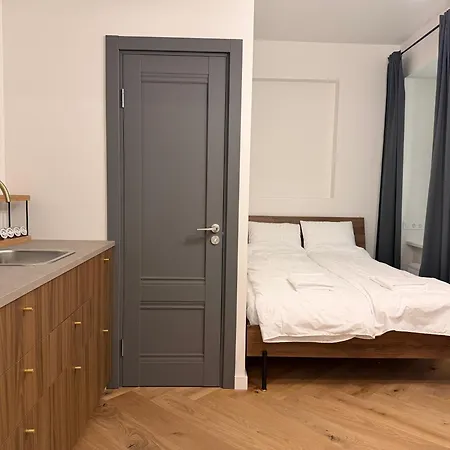 Апартаменти Linden - 5 Min To Old Town *