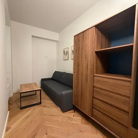 Апартаменти Linden - 5 Min To Old Town Рига