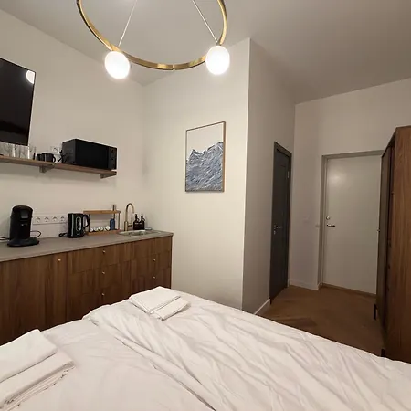 Апартаменти Linden - 5 Min To Old Town Рига